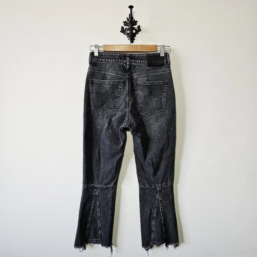 Diesel D-Earlie Flare Jeans Size 26 Zip Fly Dark Wash Raw Hem EUC - Picture 3 of 8